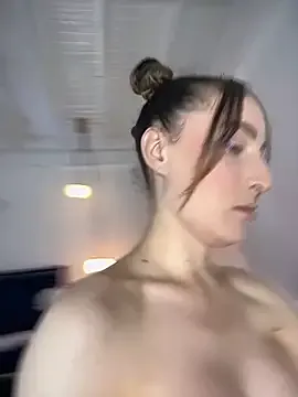 aviebby – webcam model profile photo Image 8