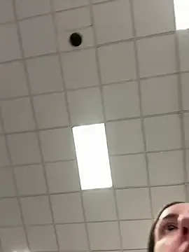 mon1_day – webcam model profile photo Image 4