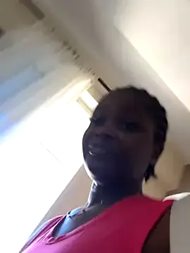 Runarunapi – webcam model profile photo Image 6