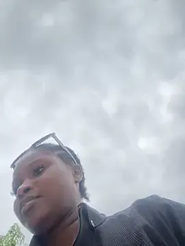 Runarunapi – webcam model profile photo Image 8