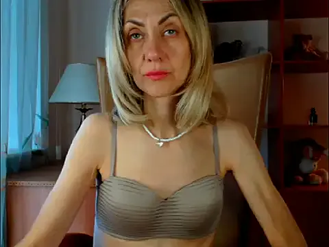 Runarunapi – webcam model profile photo Image 13