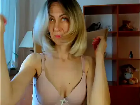 Runarunapi – webcam model profile photo Image 2