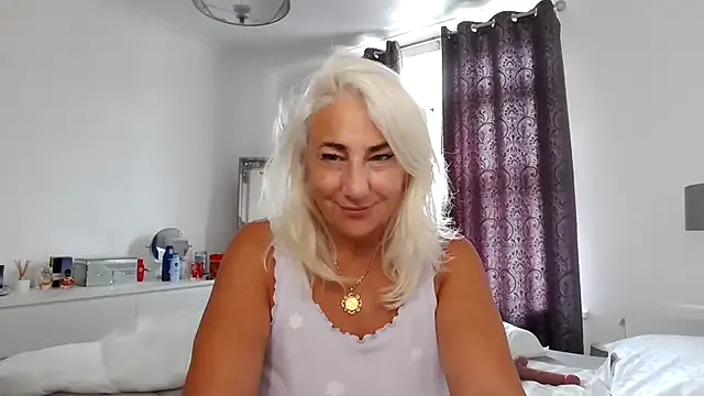 _meganmeow_ – webcam model profile photo Image 8