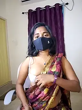 emyii – webcam model profile photo Image 2