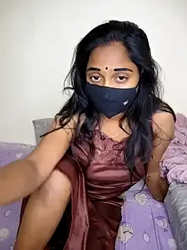 emyii – webcam model profile photo Image 4