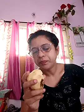 Cute-Simmi69 – webcam model profile photo Image 9