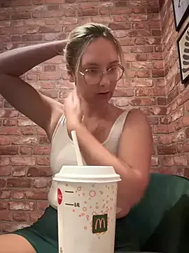 clarachanelricek – webcam model profile photo Image 10