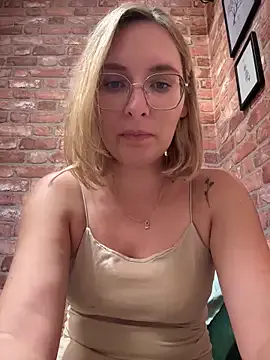 clarachanelricek – webcam model profile photo Image 2