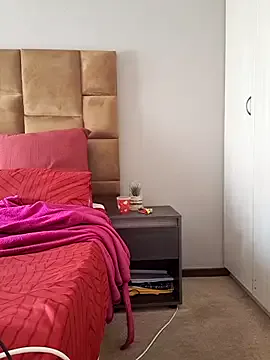 Runarunapi – webcam model profile photo Image 10