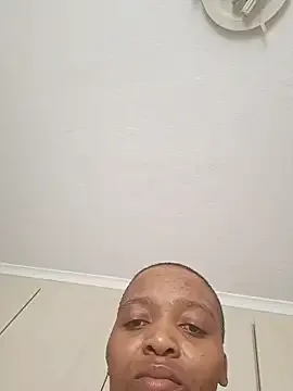 Runarunapi – webcam model profile photo Image 12