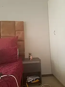 Runarunapi – webcam model profile photo Image 7