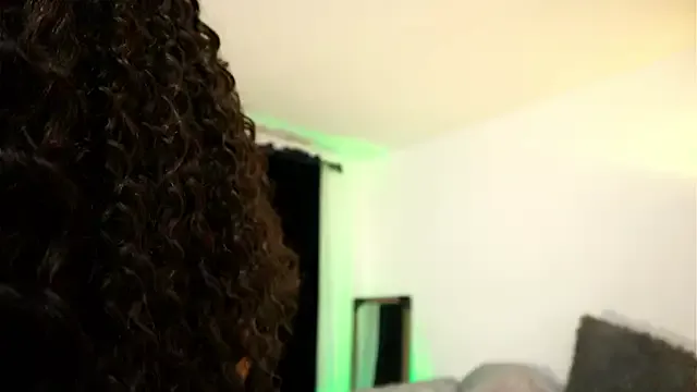 Runarunapi – webcam model profile photo Image 10