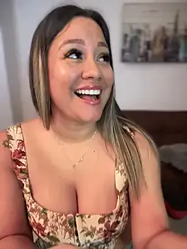 Curvy tagged live sex cams