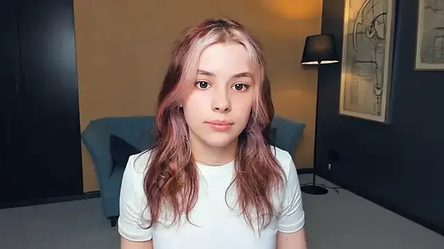 Rinamay_ – webcam model profile photo Image 2