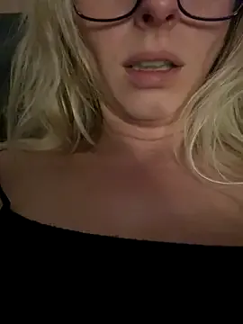 Runarunapi – webcam model profile photo Image 16