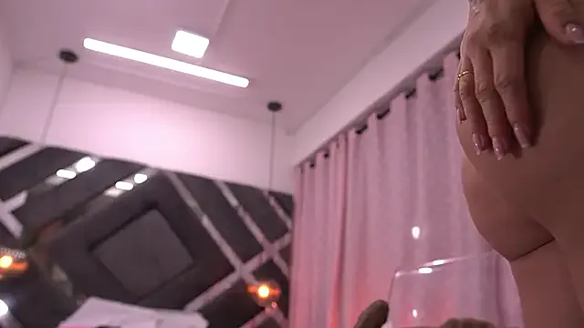 Runarunapi – webcam model profile photo Image 8