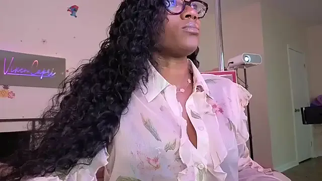 AiBanana – webcam model profile photo Image 16