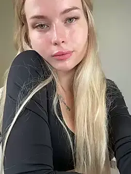 Vladamais – webcam model profile photo Image 3