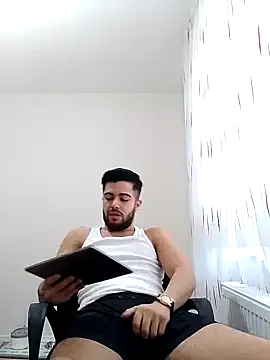 Runarunapi – webcam model profile photo Image 2