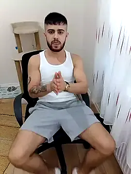 Runarunapi – webcam model profile photo Image 4