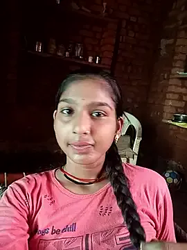 camille-w – webcam model profile photo Image 4