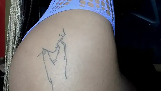 Runarunapi – webcam model profile photo Image 15