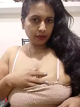 oypo – webcam model profile photo Image 10