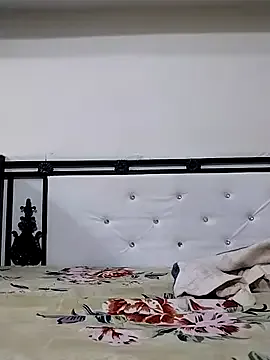 oypo – webcam model profile photo Image 5