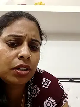 oypo – webcam model profile photo Image 7