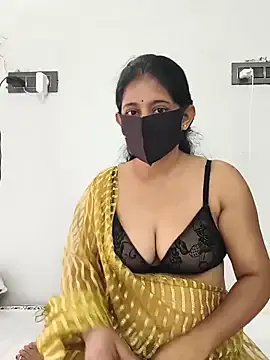 IORio2 – webcam model profile photo Image 7