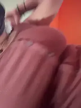 Runarunapi – webcam model profile photo Image 2