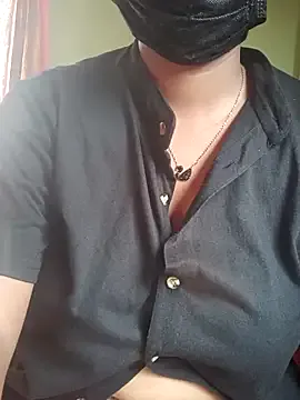 Runarunapi – webcam model profile photo Image 4