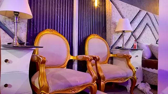 STRIP_GLOW – webcam model profile photo Image 19