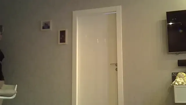 NoraJohnson6 – webcam model profile photo Image 11